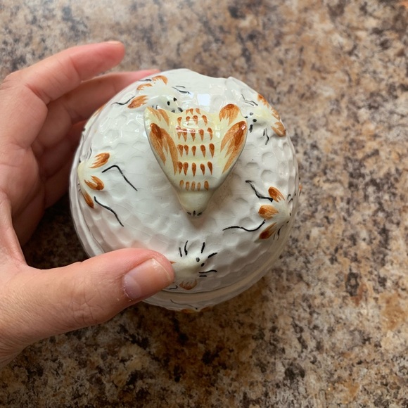 Vintage Ceramic Honeycomb Jar with Bee Lid - Picture 2 of 5